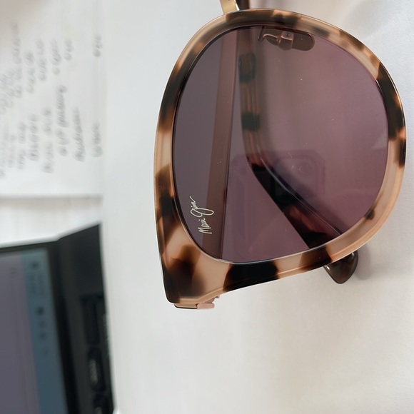 🆕 Maui Jim Wood Rose Sunglasses
Pink Tortoise With Rose Gold - Maui Rose lenses - Picture 4 of 8
